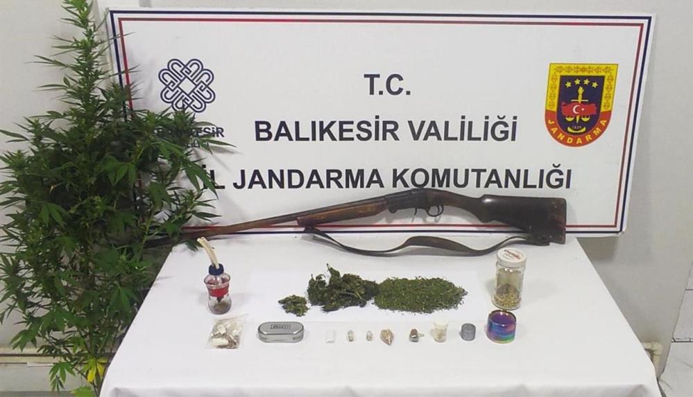 Gönen’de uyuşturucu operasyonu: 1 gözaltı Balıkesir İl Jandarma Komutanlığı tarafından, Gönen ilçesinde uyuşturucu madde imalatı