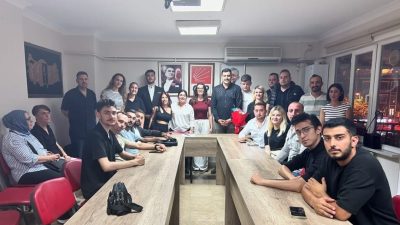 CHP Bandırma Gençlik Kolları’nda düzenlenen devir teslim töreninde Barış Can