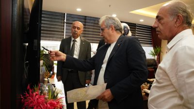 Bandırma Belediyesi’nde yapılan toplantıda Eti Maden önünde bulunan yanyol, Levent