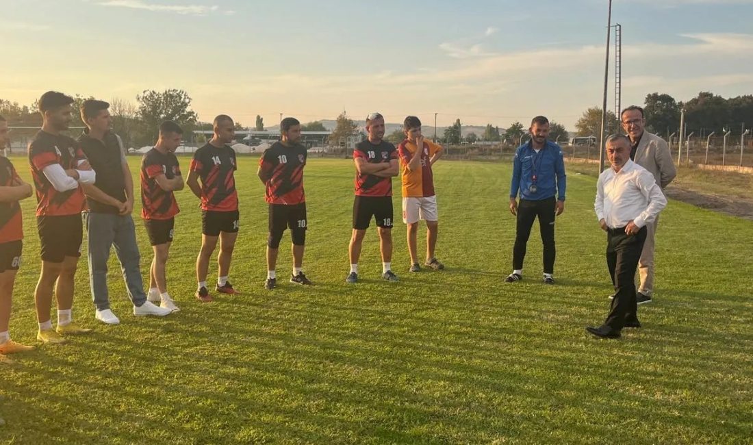 Başkan Duru’dan Manyas Belediyespor’a destek ziyareti Manyas Belediyespor futbol oyuncularıyla bir araya gelen Belediye Başkanı Ahmet