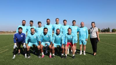 Bandırma Onyedi Eylül Üniversitesi’nde düzenlenen dostluk maçında, Bandırma Gençlerbirliği Masterlar