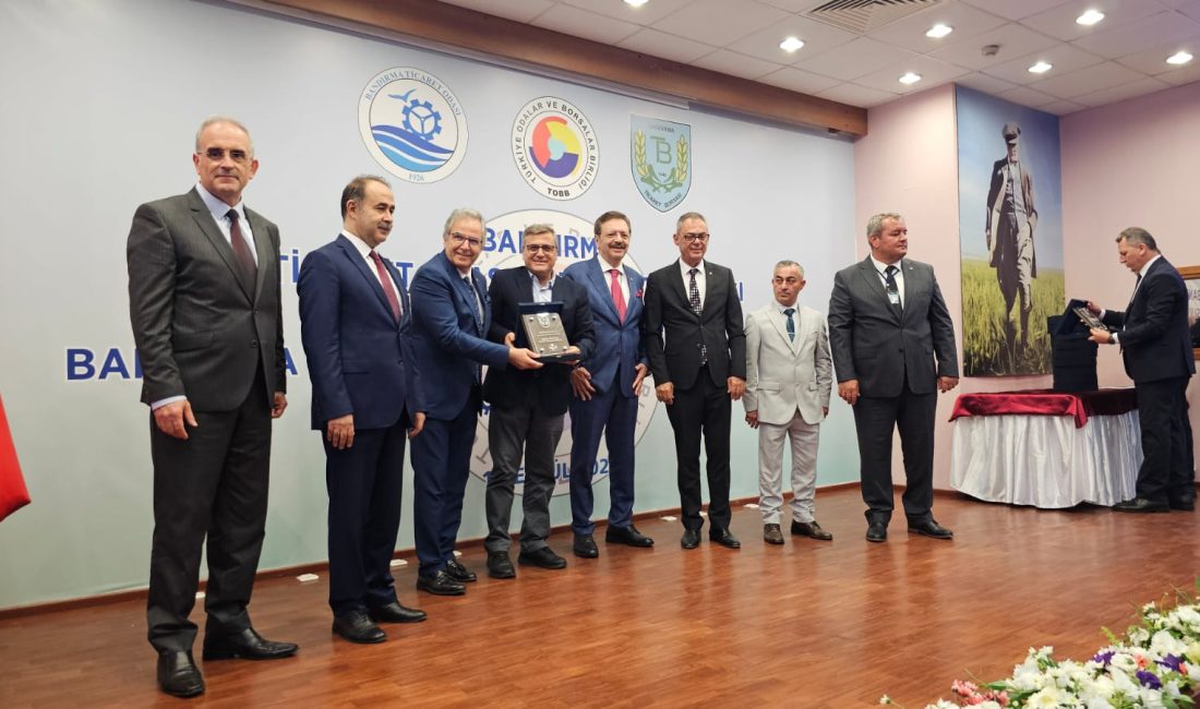 Hisarcıklıoğlu, Bandırma’da lisanslı depoculuk tesis açılışı ve ödül törenine katıldı Bölgedeki tarımsal ürünlerin etkin depolanmasının sağlanması amacıyla Borsa Lisanslı Depoculuk