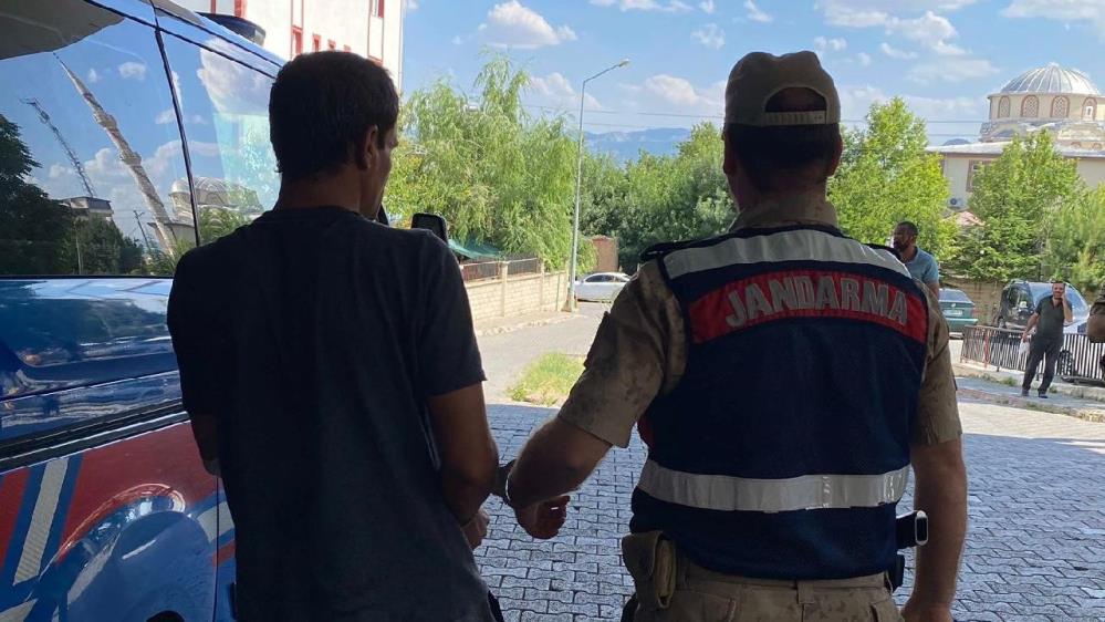 Balıkesir’de hapis cezası bulunan 19 şahıs yakalandı Balıkesir İl Jandarma Komutanlığı gerçekleştirdiği asayiş uygulamalarında kesinleşmiş hapis cezası