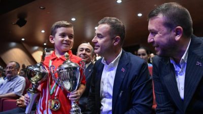 Balıkesir Büyükşehir Belediyesi Yaz Spor Okulları kapanış töreni, Avlu Kongre