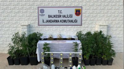Balıkesir’de jandarma tarafından 10 ilçede yapılan kaçakçılık ve organize suç