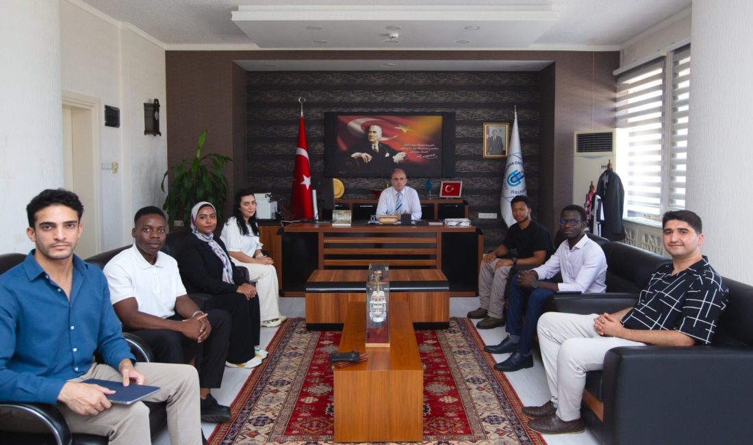 Uluslararası öğrenci temsilcilerinden Rektör Boz’a ziyaret Bandırma Onyedi Eylül Üniversitesi Rektörü Prof. Dr. İsmail Boz, BANÜ’de
