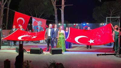 Ayvalık’ta, Mesut Duran Müzik Derneği tarafından düzenlenen konsere ilgi yoğun
