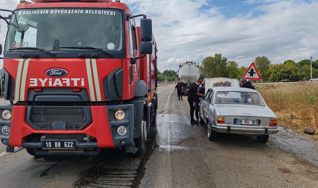 Manyas’ta aracın motoru alev aldı Manyas’a bağlı Haydar Mahallesi’nde hareket halindeki bir aracın motoru aniden