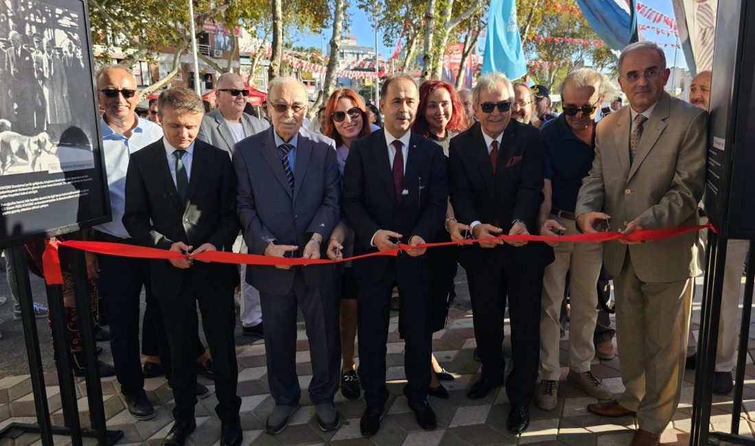 Bandırma’nın geçmişi fotoğraflarla sergilendi Bandırma Belediyesi tarafından 17 Eylül Bandırma’nın Kurtuluşu etkinlikleri çerçevesinde, “Bir