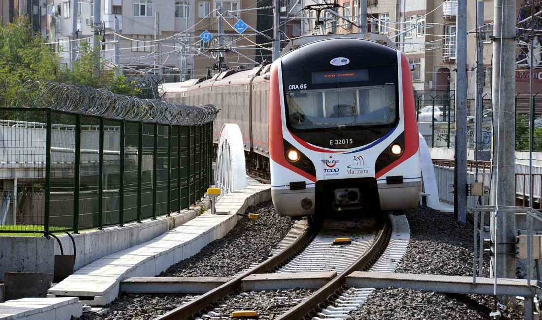 Demiryolları ile 8 ayda Türkiye nüfusunun iki katı yolcu taşındı Ulaştırma ve Altyapı Bakanı Abdulkadir Uraloğlu, YHT, Marmaray, Başkentray, Sirkeci-Kazlıceşme