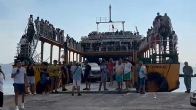Erdek’e bağlı Avşa Adası’nda fazla yolcu aldığı gerekçesiyle Ro-Ro gemisi