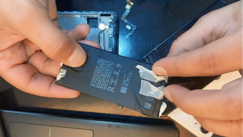 Hatalı şarj cep telefonunun ömrünü kısaltıyor Binlerce lira ödenerek alınan cep telefonlarının yanlış şarj edildiğini ve