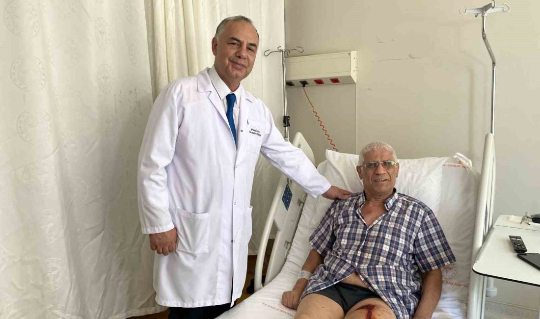 Lavabo açıcı bomba gibi patladı, vücudunun yüzde 40’ı yanan 78 yaşındaki yaşlı adam dehşeti yaşadı Bahçelievler’de iddiaya göre 78 yaşındaki Mehmet Fatih Büyüktosun’un tıkanan mutfak