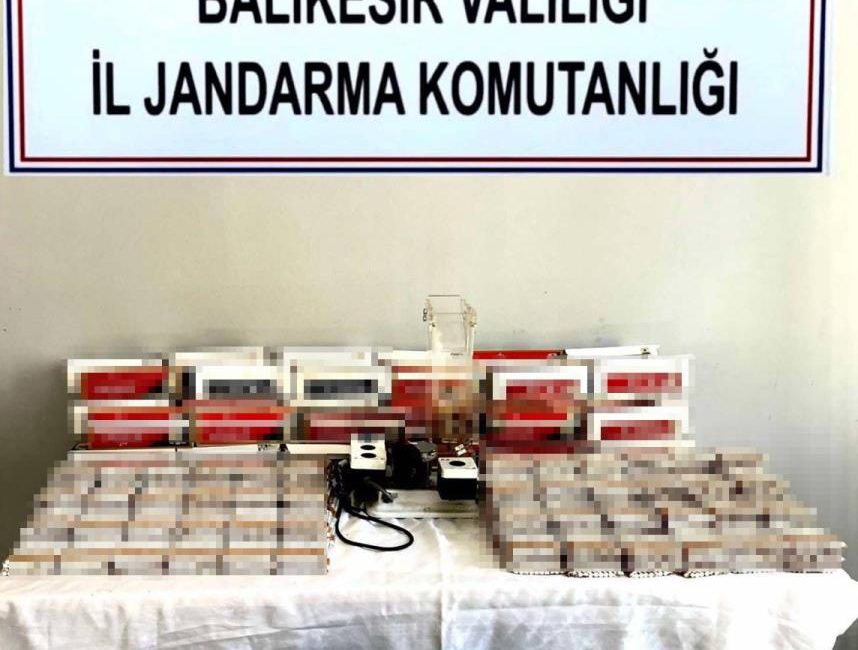 Balıkesir’de 11 bin adet kaçak sigara ele geçirildi Edremit’te jandarma tarafından yapılan çalışmada 11 bin adet tütün doldurulmuş