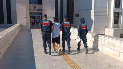 Edremit’te PKK/KCK propagandası yaptığı gerekçesiyle hakkında yakalama kararı bulunan bir