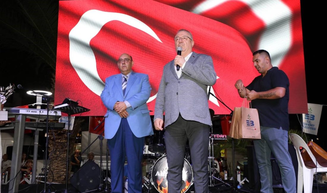 Türk ve Yunan Başkanlardan dostluk mesajları Edremit Belediyesi, Dünya Barış Günü’nü Altınoluk Cumhuriyet Meydanı’nda düzenlediği çeşitli