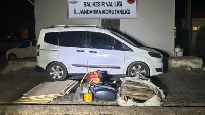 Ayvalık’ta, jandarma ekipleri yasa dışı yollarla Yunanistan’ın Midilli Adası’na gitmek