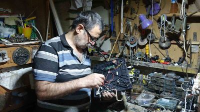 Gaziantep’te yarım asırdır ömrünü antika eşyaların restorasyon ve tamiratına adayan