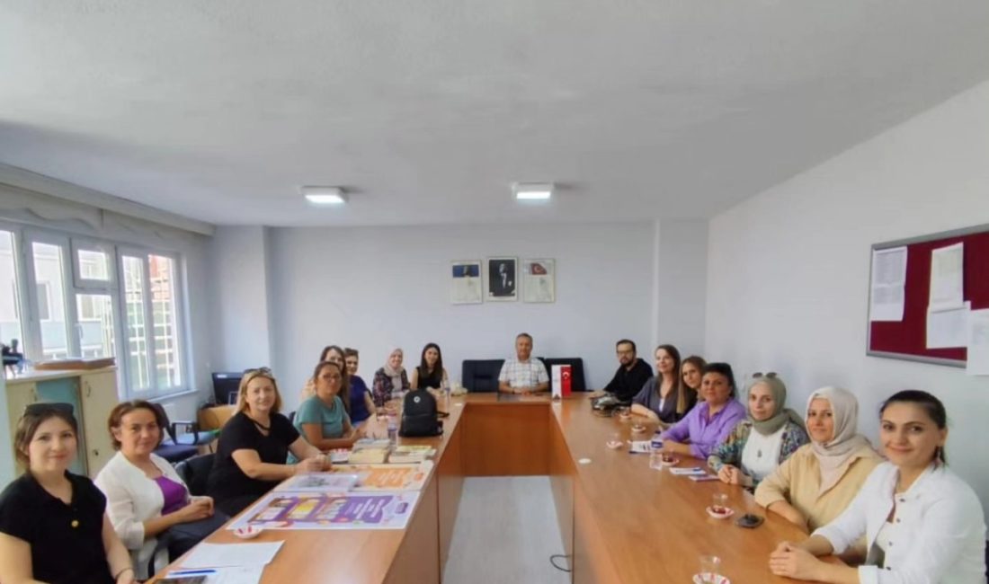 Susurluklu öğrenciler için “Ödüllü Kitap Okuma Yarışması” düzenlenecek Ödüllü Kitap Okuma Yarışması kapsamında öğretmenlerle bir araya gelen Susurluk