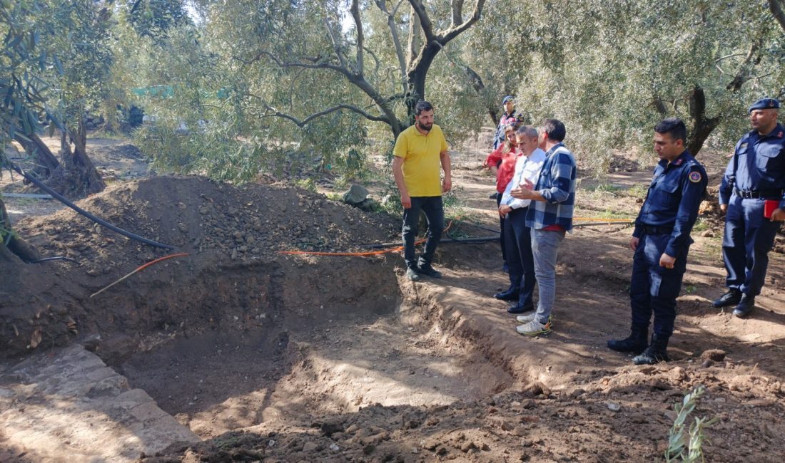 Erdek Kaymakamı Kyzikos’taki kazı çalışmalarını inceledi Kyzikos Antik Kenti’nde yürütülen kazı çalışmalarını yerinde inceleyen Erdek Kaymakamı