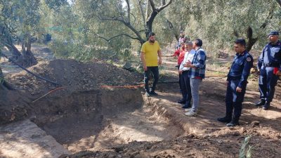 Kyzikos Antik Kenti’nde yürütülen kazı çalışmalarını yerinde inceleyen Erdek Kaymakamı