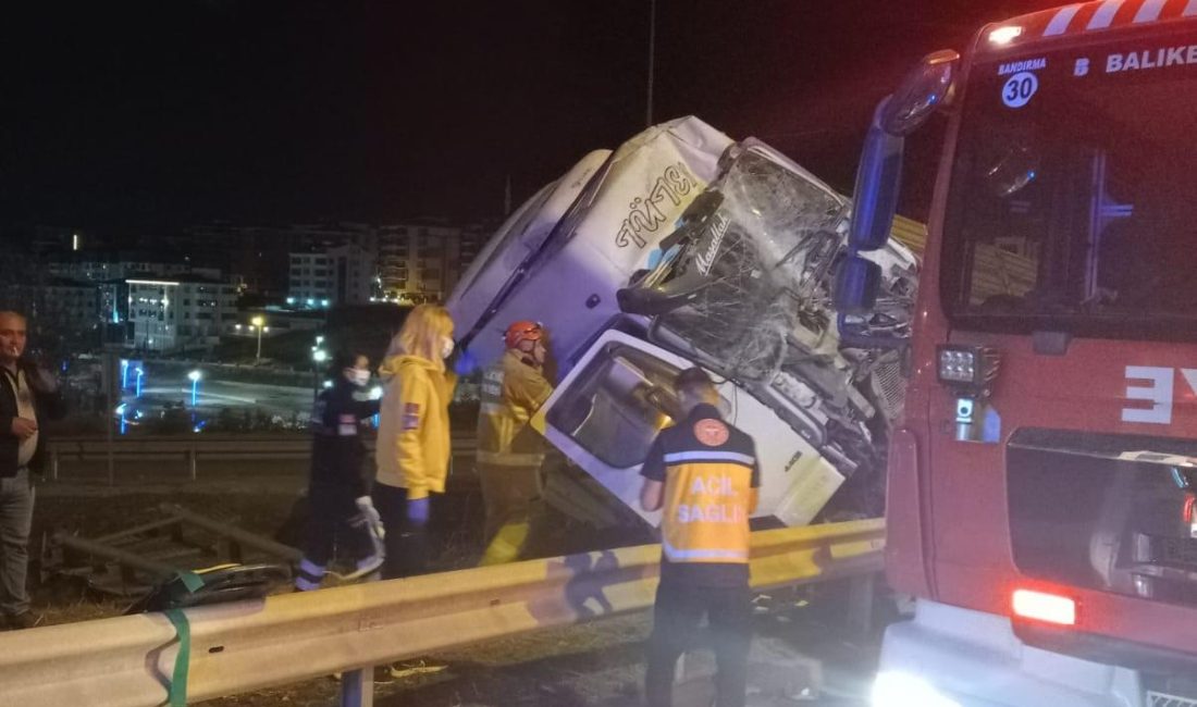 Bandırma liman kavşağındaki kazada yaralanan şahıs hayatını kaybetti Bandırma’da 15 Ekim tarihinde kaza yapan tırda sıkışarak yaralanan sürücü