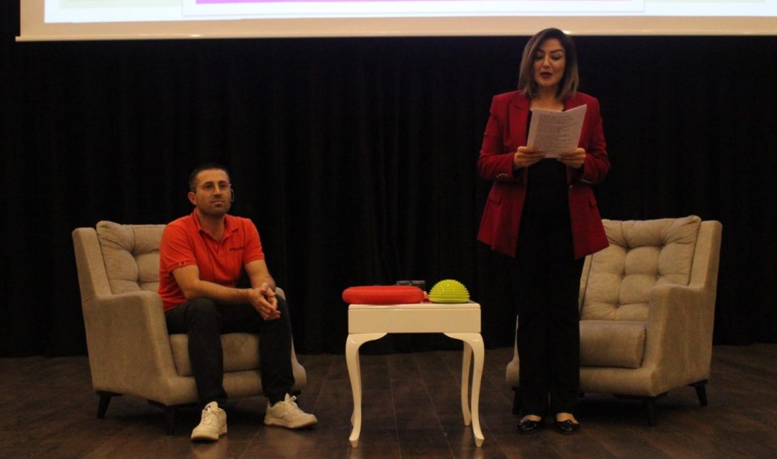 Susurluk’ta yaşlı nüfusa yönelik bilinçlendirme paneli Susurluk’ta Fizyoterapist Dr. Özden Certel ve Gerontolog Ercan Tunç, tarafından