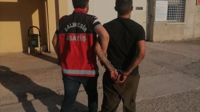 Balıkesir’de aranan şahıslara yönelik gerçekleştirilen operasyonlarda, hapis cezası bulunan 12