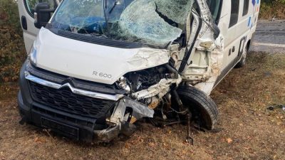 Balya’da yabancı plakalı minibüs ile 55 KK 860 plakalı yolcu