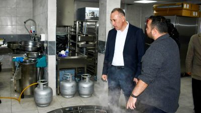 Balıkesir Gençlik ve Spor İl Müdürü Adem Özalp, Bandırma’daki kız