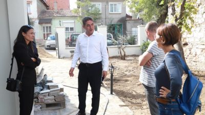 Burhaniye Belediyesi mülkiyetinde bulunan ve Hacıahmet Mahallesi’nde yer alan tescilli