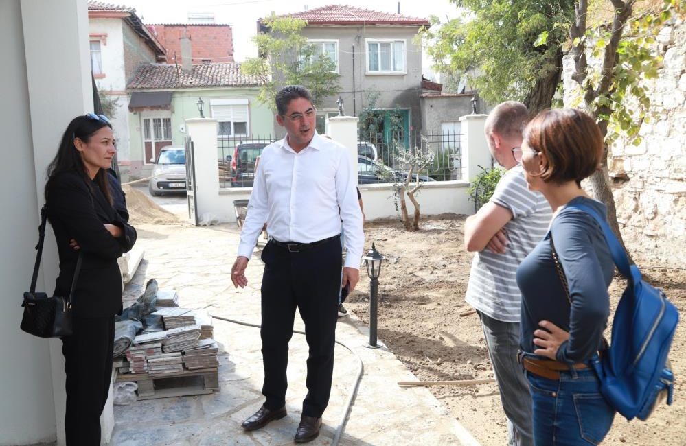 Burhaniye Belediyesi’nden kent arşivi çalışması Burhaniye Belediyesi mülkiyetinde bulunan ve Hacıahmet Mahallesi’nde yer alan tescilli