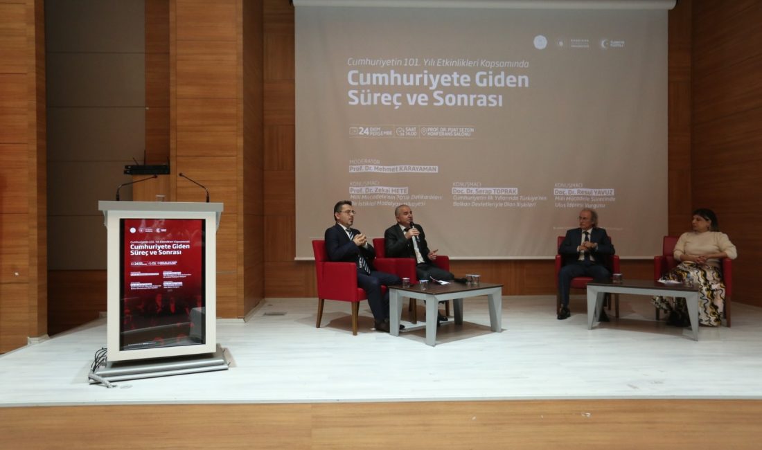 “Cumhuriyet’e Giden Süreç ve Sonrası” BANÜ öğrencilerine anlatıldı Cumhuriyet’in 101’inci yılında Bandırma Onyedi Eylül Üniversitesi’nde öğrencilere “Cumhuriyet’e Giden