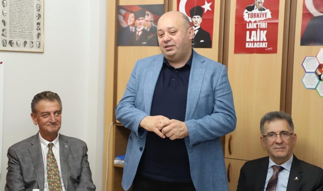 Bozkurt, ADD Gönen üyeleriyle bir araya geldi Atatürkçü Düşünce Derneği Gönen Şubesi’nde başkan ve dernek üyeleriyle bir