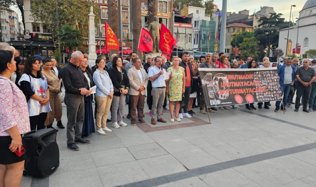 Bandırma Demokrasi Platformu: “Ankara Katliamını Unutmadık, Unutmayacağız” Ankara Garı Katliamı’nın 9’uncu yıldönümünde Bandırma Demokrasi Platformu hayatını kaybedenleri
