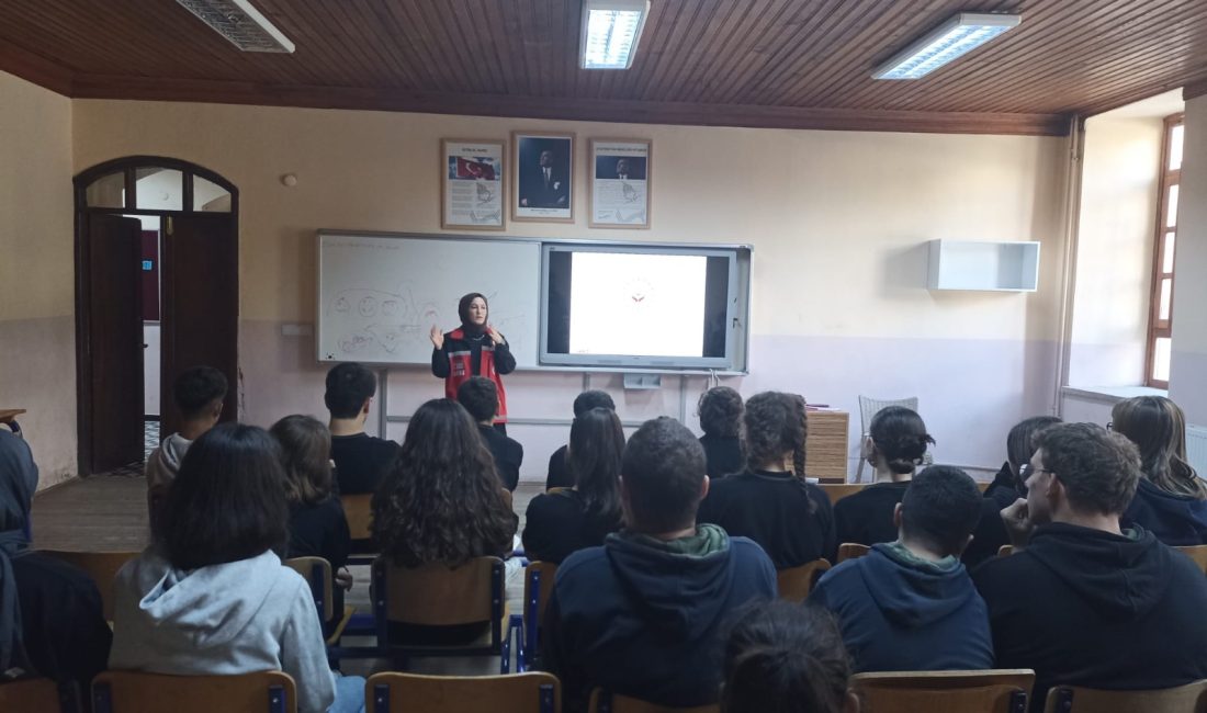 Bandırma SHM’den Erdek’te öğretmen ve idarecilere eğitim Erdek Anadolu İmam Hatip Lisesi öğretmenleri ve idarecilerine, Bandırma Sosyal