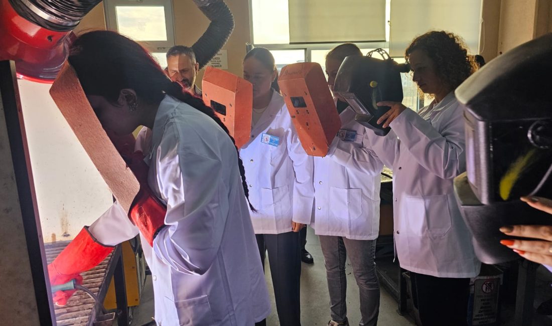 Bandırma’nın kadınlarına 400 saatlik eğitimle istihdam imkanı Bandırma Halk Eğitimi Merkezi Müdürlüğü ve Ticaret Odası iş birliğiyle