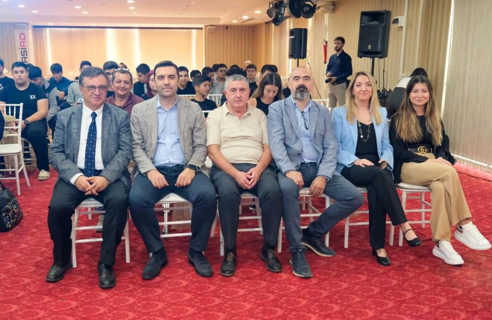 ‘Meslek Lisesi Gelecek Vizyonu’ ve ‘İş Hayatına Hazırlama’ toplantısı gerçekleşti İçişleri Bakanlığı Sivil Toplum İlişkiler Genel Müdürlüğü ile Balıkesir Sanayici