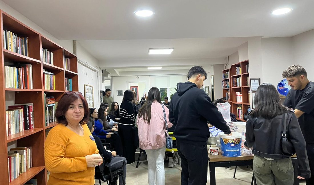 ÇYDD Bandırma yeni üyelerini karşıladı Çağdaş Yaşamı Destekleme Derneği Bandırma Şubesi, 100’e yakın bursiyer öğrencisiyle
