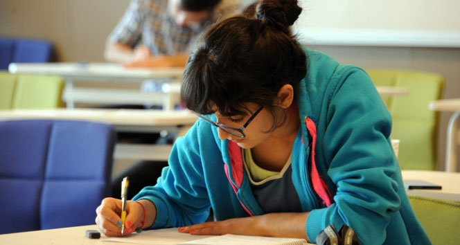 Muhtemel eğitim süresi 2023 yılında 17,9 yıl oldu Türkiye’de ilkokula başlama çağındaki bir bireyin en yüksek eğitim kademesini