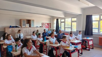 Erdek genelindeki tüm resmi ve özel okullarda eş zamanlı yaplan