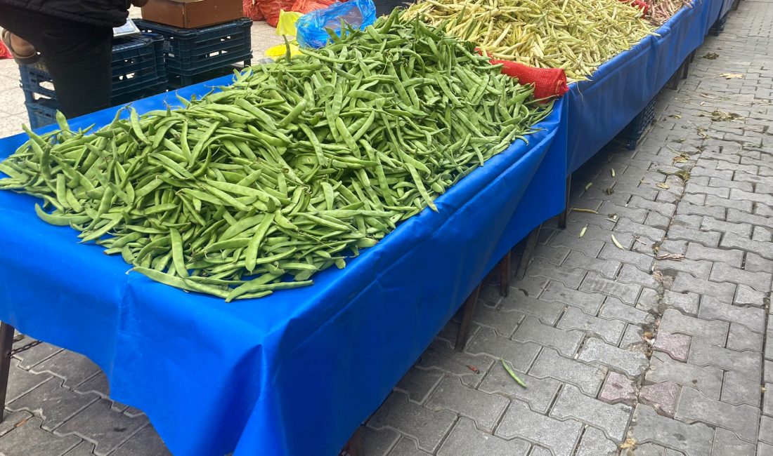 Bandırma pazarında yaz mevsimi ürünlerinde fiyatlar düştü, kış ürünlerinde arttı Bandırma pazarında bu hafta en yüksek fiyatla satışa sunulan ürünler