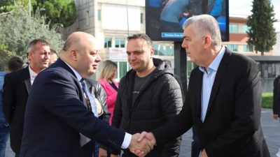 Gönen’de 19 Ekim Muhtarlar Günü, düzenlenen tören ve etkinliklerle kutlandı.
