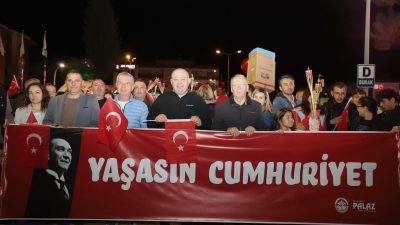 Gönenli vatandaşlar Cumhuriyet’in 101’inci yılı ve 29 Ekim Cumhuriyet Bayramı’nı,