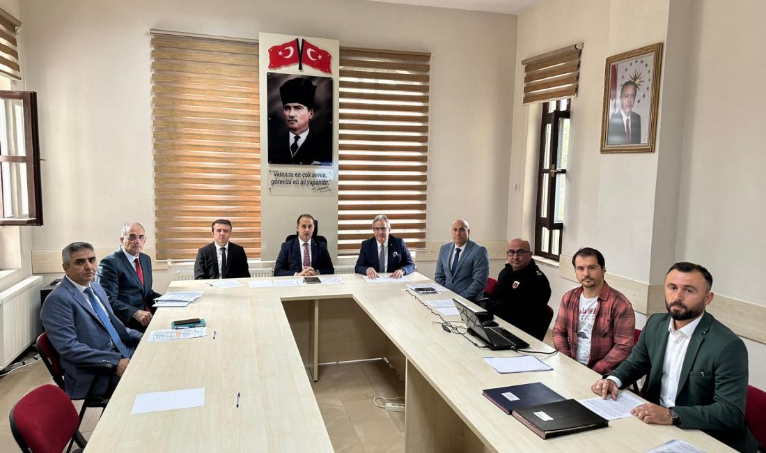 Bandırma’da öğrencilerin güvenliği için iş birliği güçlendirildi Bandırma Kaymakamlığı tarafından düzenlenen Üniversite Güvenlik Koordinasyon Toplantısında, üniversite ve
