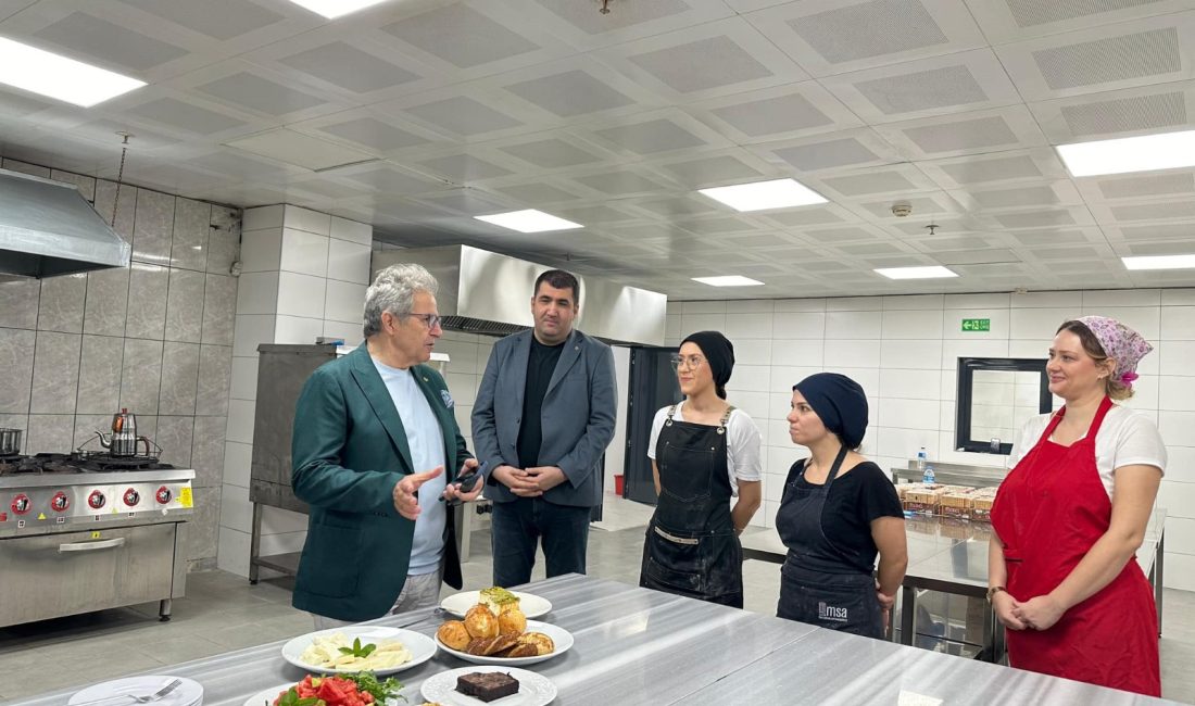 Mirza, Pazar yeri ve Kent Lokantası çalışmalarını inceledi Kapalı Pazar Yeri ve Kent Lokantası’nı ziyaret eden Bandırma Belediye