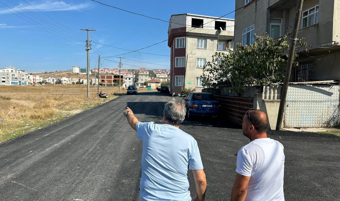 Bandırma’da ulaşım güvenliği için çalışmalar sürdürülüyor Asfaltlama ve parke taşı döşeme çalışmalarını yerinde inceleyen Bandırma Belediye