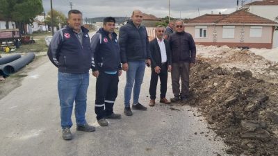 Manyas Belediye Başkanı Ahmet Duru, çocuklar için yapılan park alanları