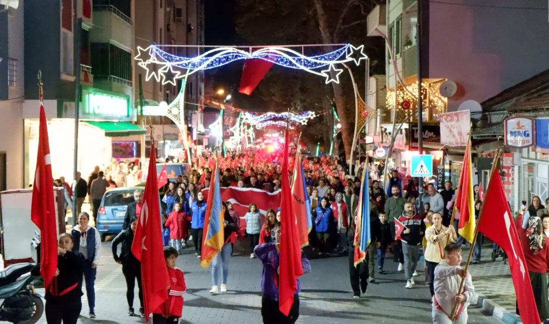 Susurluk, Cumhuriyet coşkusunu yürüyüşle kutladı Susurluk, Cumhuriyet’in anlamını ve coşkusunu “Cumhuriyet Yürüyüşü” ile kutladı. Susurluk