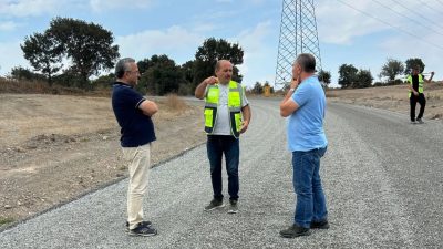 Susurluk Belediye Başkanı Hakan Yıldırım Semizel, yol yapım çalışmalarını yerinde